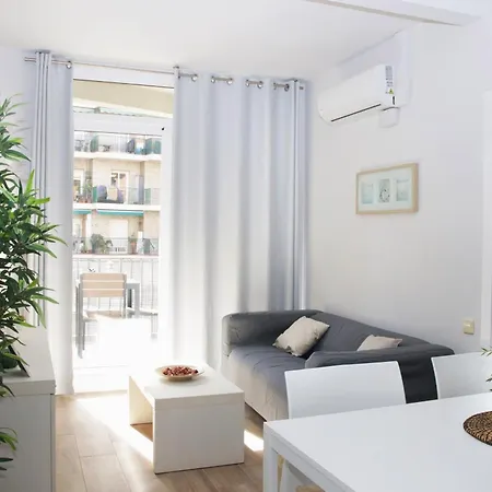 Sant Jordi Apartments Sagrada Familia Barcellona Esterno foto
